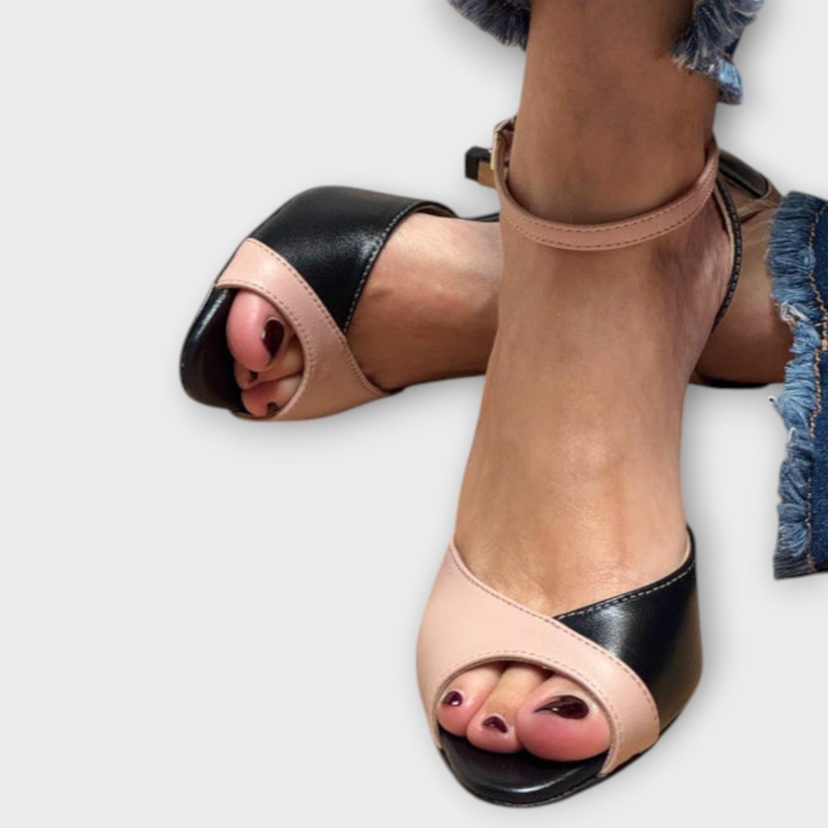 Noirella – Elegancija u dvije boje u ružičastoj