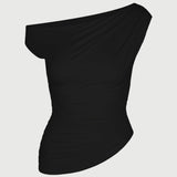 Lúcia Ember – Elegantan Ember komplet s asimetričnim krojem