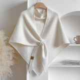 Aurora™ – Mekani i Elegantni Jesenski Cape